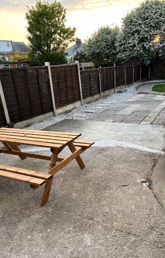 Kim Family Holiday Get-Away 4 Bedrooms 2 Baths Blackpool Exterior foto